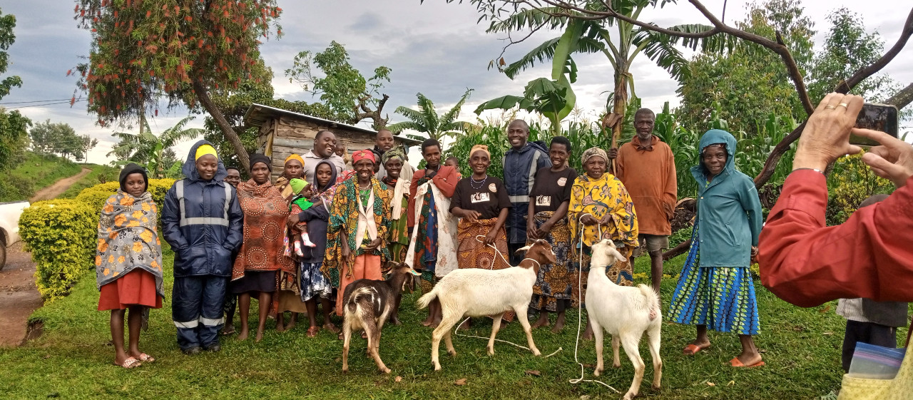 advancing-batwa-human-rights-galeria3-01